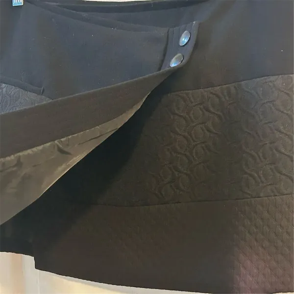 CAbi Women's Black Wrap‎ Skirt Size M Short Quilted Asymmetric Casual - Image 6