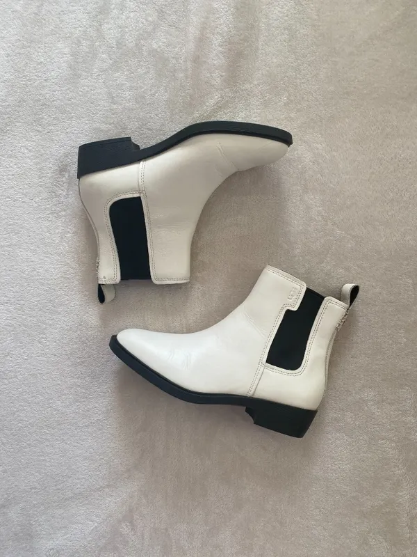 UGG Women's White & Black Emmeth Boots - Image 8