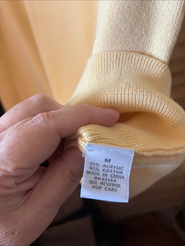 dressbarn Light Yellow Knit Top Medium - Image 3