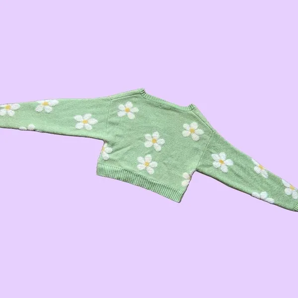 Green Daisy flower button up cardigan sweater 🔥 - Image 3