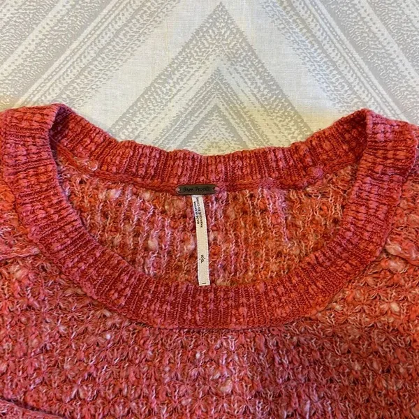 Free People Women’s Salmon Colored Oversized Sweater - Image 6