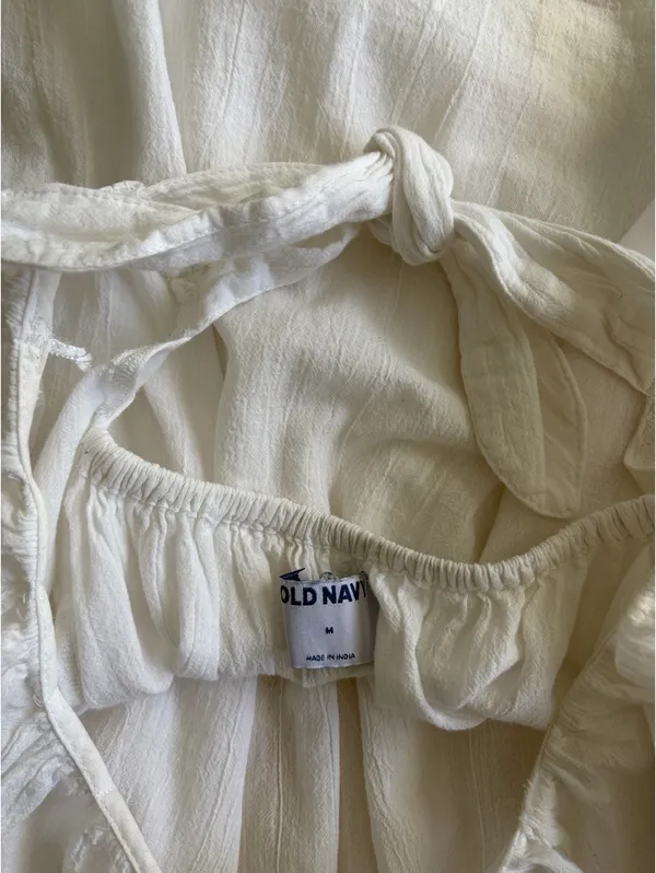 Old Navy Flowy White Tie Puff Sleeve Top - Image 3