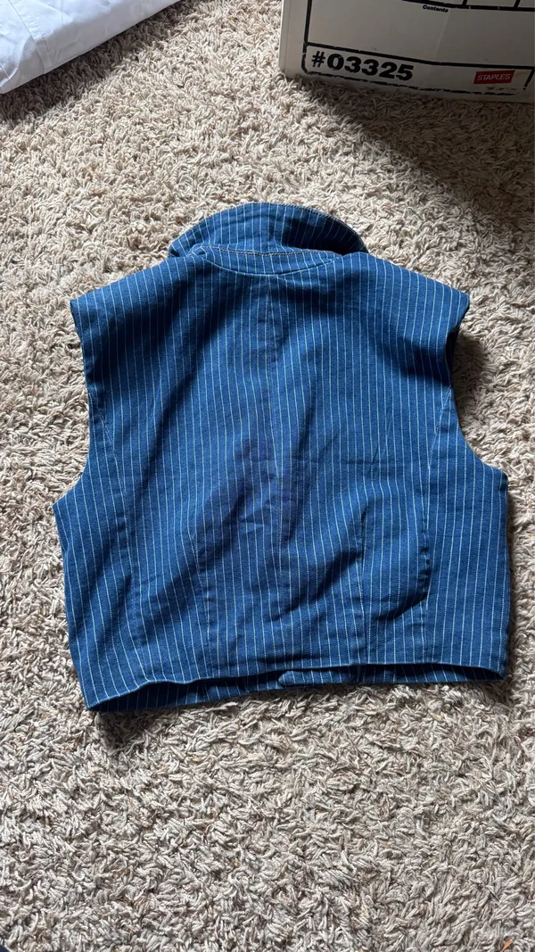 House of Harlow 1960 Denim Cropped Blue White Pinstripe Vest - Image 4