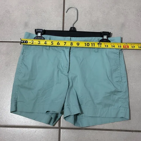J.Crew Women Green Casual‎ Chino Shorts size 2. - Image 7