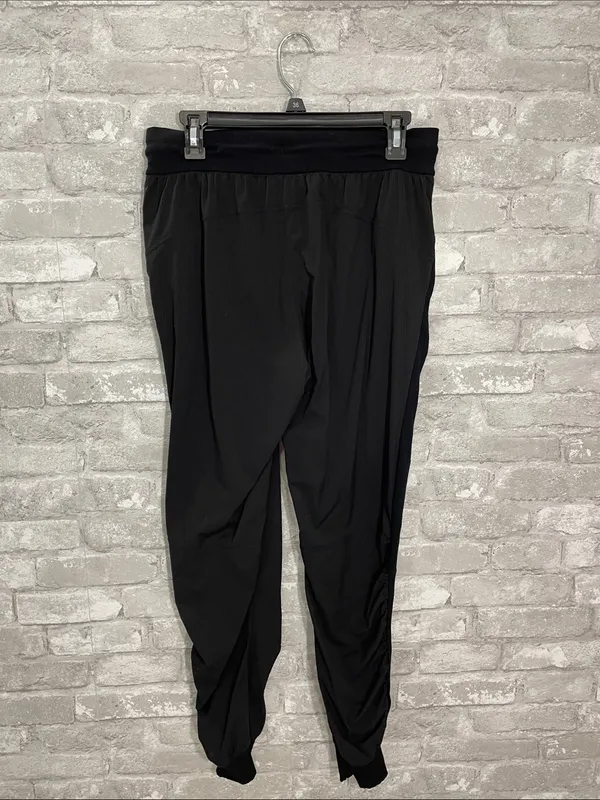 Lululemon Beyond the Studio Jogger
Black - Image 4