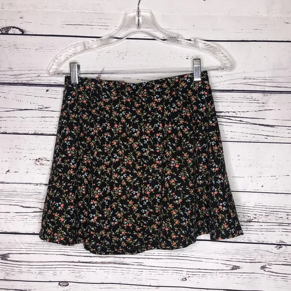 Forever 21 NWT Size S Floral Print A-Line Mini Skirt - Image 3
