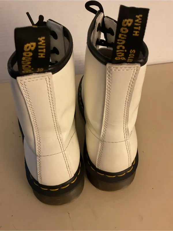 Dr. Martens women White Leather Lace-Up Combat Boots US 7 - Image 10