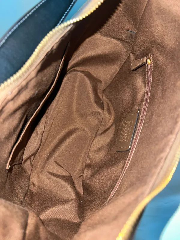Coach Jules Hobo Bag - Image 6