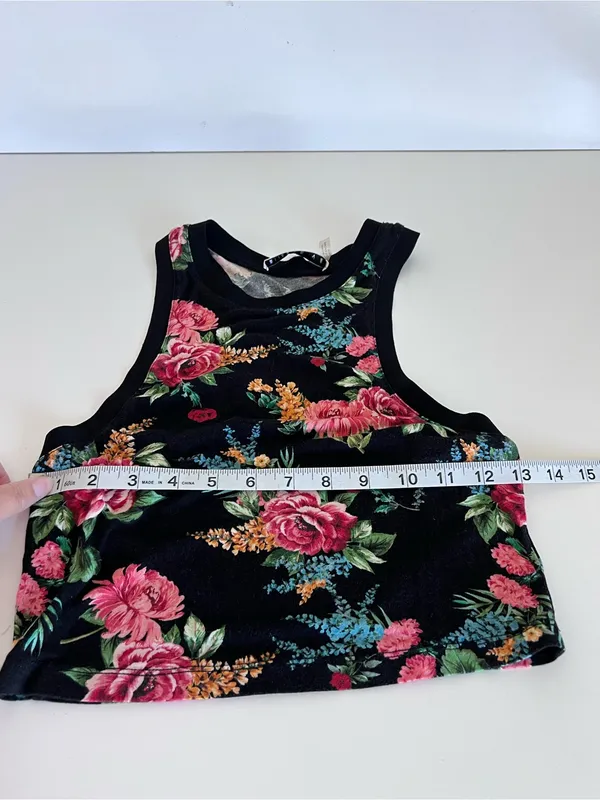 Alice + Olivia Women's Melva Black Floral Print Racerback Crop Tank Top Stretch - Image 7