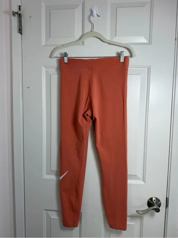 Nike women Rose Red Logo Leggings Size Medium - Image 4