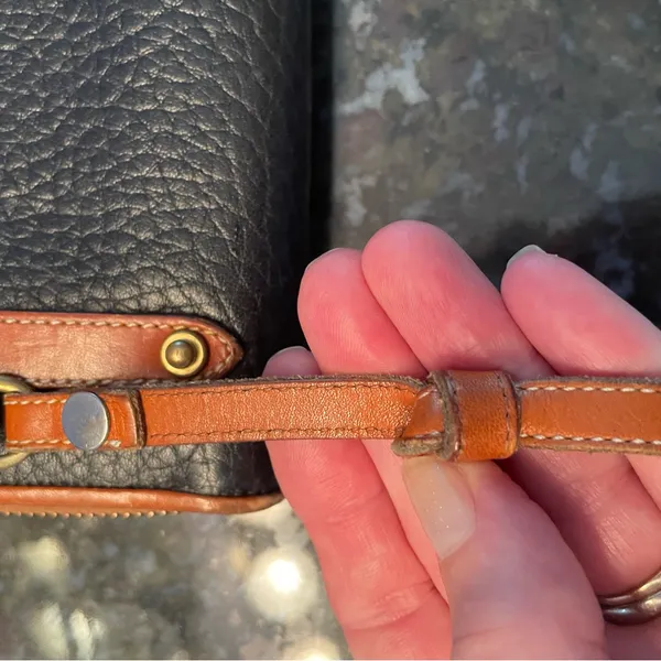 Dooney & Bourke vintage black belt pebbled leather convertible crossbody bag - Image 9
