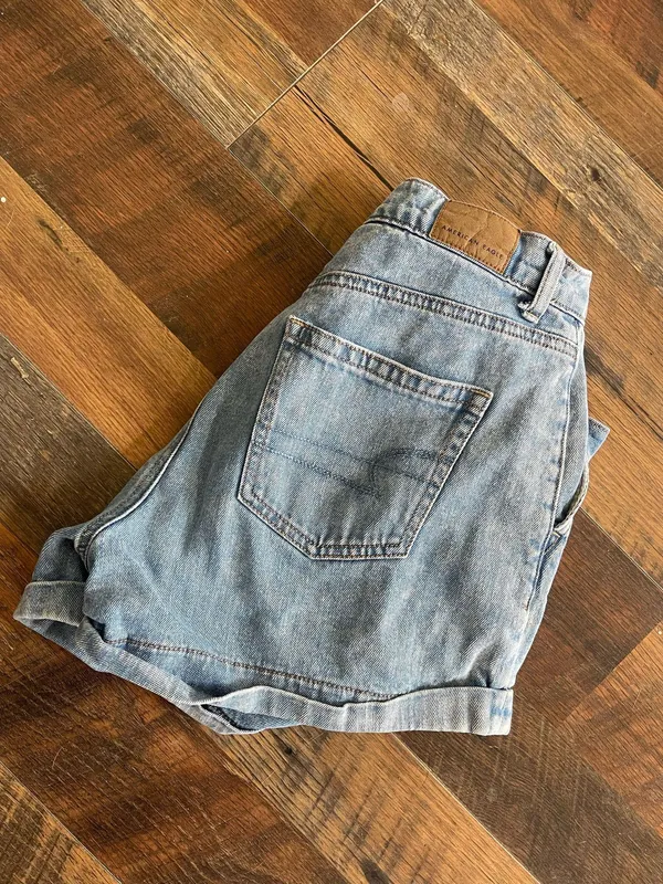 American Eagle Light Wash Shorts Distressed - Image 3