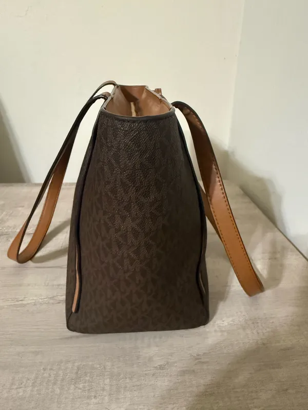 Michael Kors Purse - Image 10
