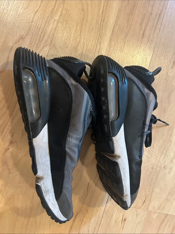Nike Women’s Black and Gray Athletic Sneakers - Image 3