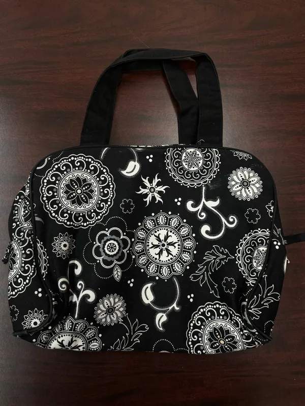 ThirtyOne Boutique Black and White Floral Print Cosmetic Bag - Image 2