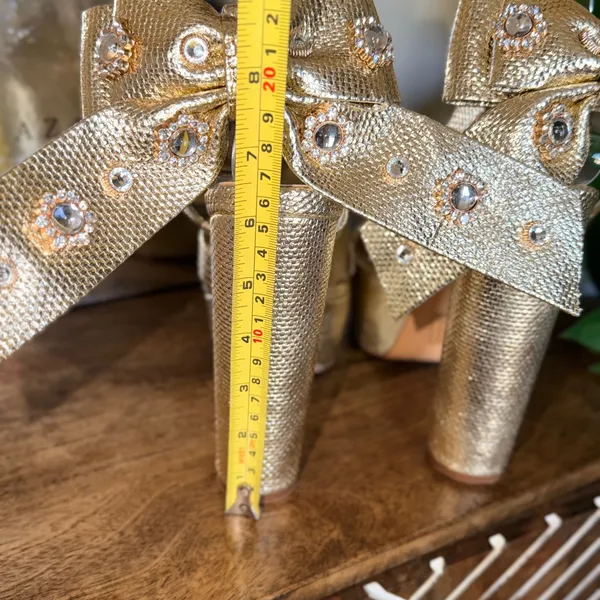 Azalea Wang Gold Platform Heels Rhinestone Bow Sandal Women 8.5 Barbiecore Party - Image 4