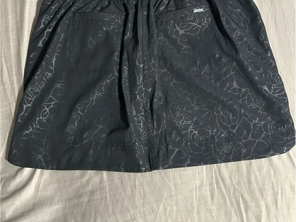 Orvis Women's Floral Embossed Pull-On Travel Skort Size M - Image 3