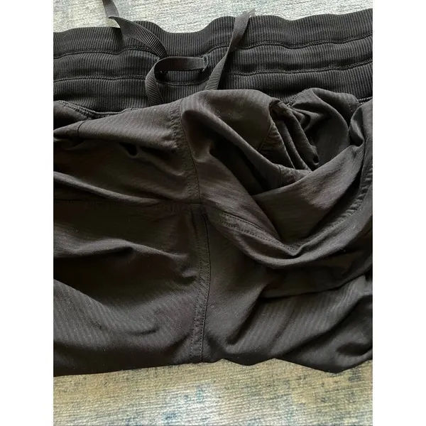 Lululemon Black Dance Studio Mid Rise Jogger Size 2 - Image 3