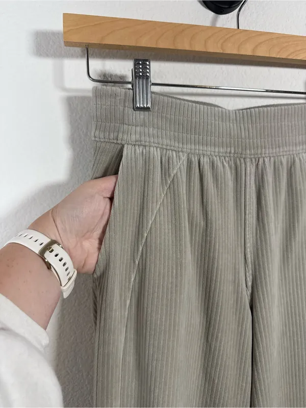 Lululemon Scuba Mid-Rise Wide-Leg Pant Velvet Cord Riverstone Size 2 - Image 7