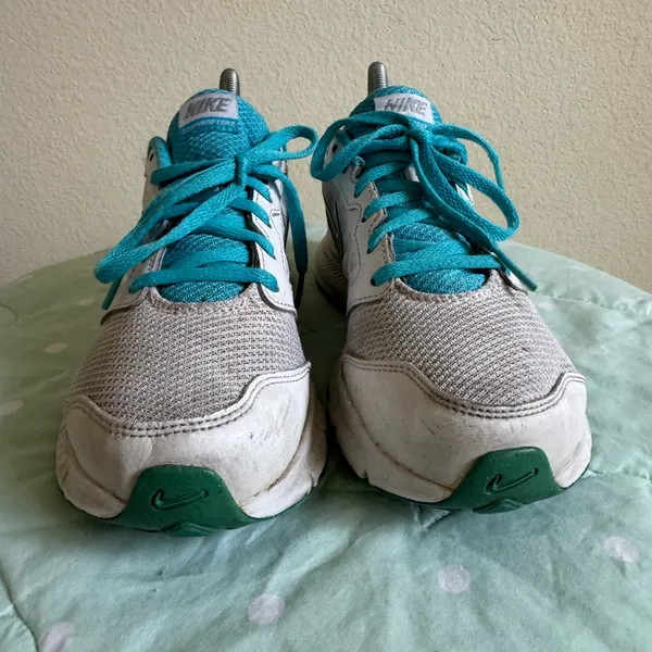 Nike Downshifter White and Teal Running Shoes Womens size 8 - Image 7