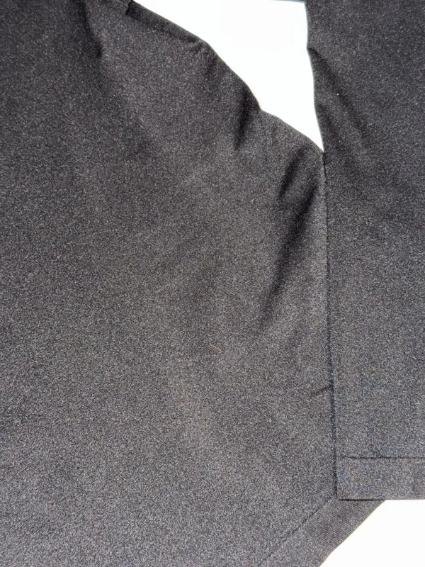 Aritzia Large Sinch Smooth Seamless Cropped Long sleeve Top in Black Layering - Image 5