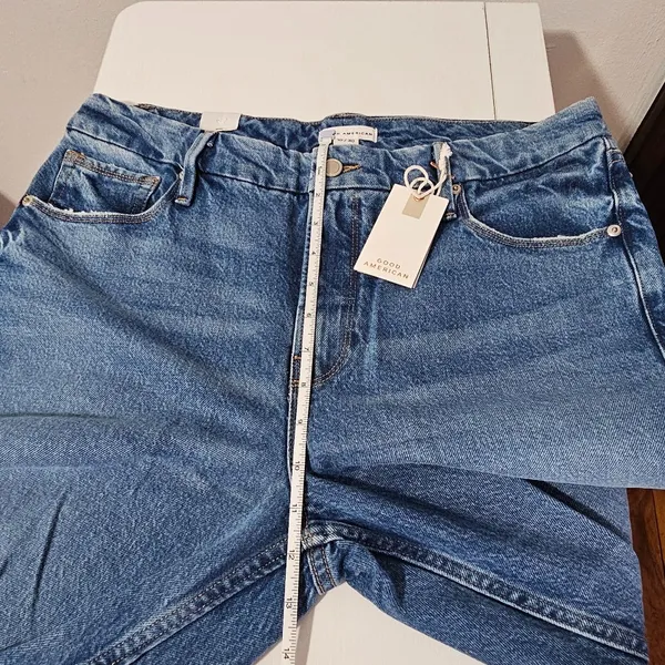 Good American Distressed Raw Hem Jeans - medium wash - Women's Size 10 - Image 6