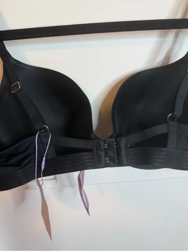 NWT Savage x Fenty Black Core Microfiber T-Shirt Bra - Image 5