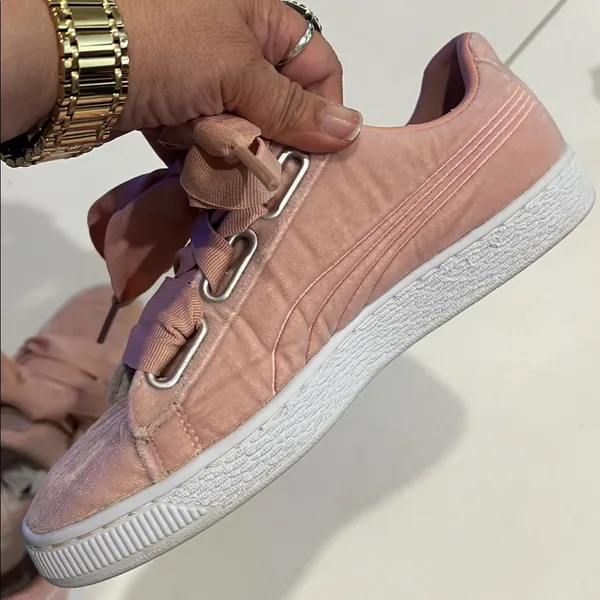 Puma Basket Heart Hyper Embroidery women's shoes size 7 - Image 7