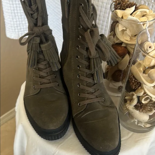Franco Sarto Khaki Lace-Up Combat Boots Green Suede 8.5M US EU 38 - Image 3