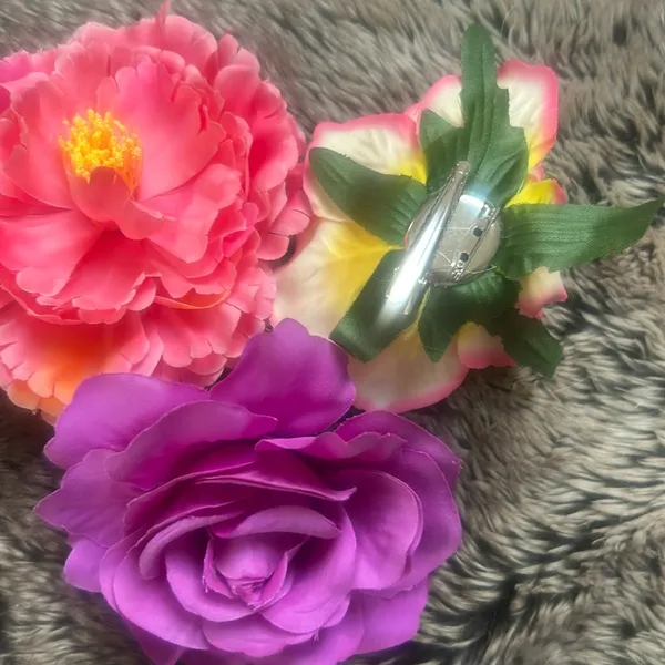 Set of Pink Fabric Clip On Roses‎ - Image 3