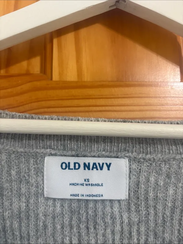 Old Navy Size XS Grey V-Neck Sweater - Image 3