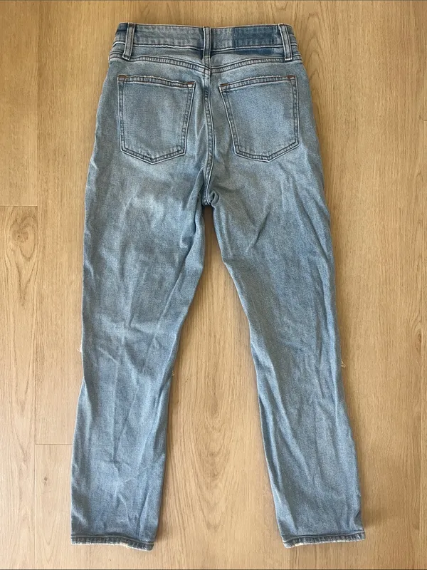 Abercrombie & Fitch High Rise The Mom Curve Love Distressed Denim Jeans Size 24 - Image 2