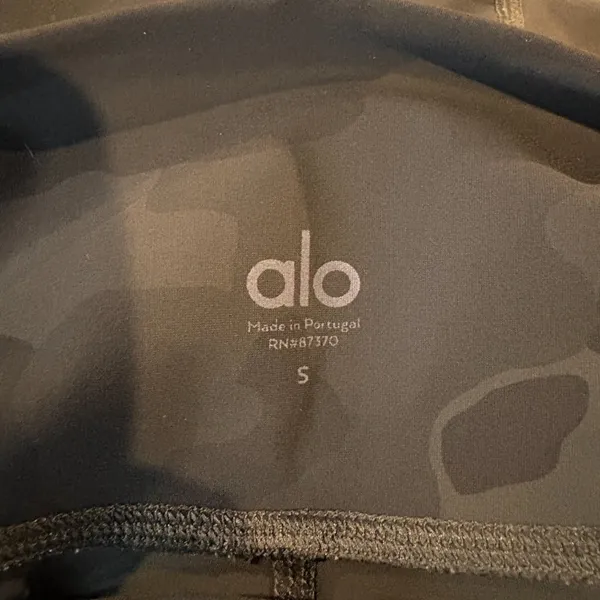 Alo Yoga High-Waist Camo Vapor Legging in Black Camo - Image 6