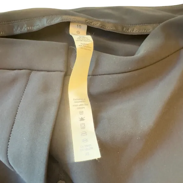 Lululemon Black Straight Leg Cropped Pants Womens 10 Travel Athleisure Chic EUC - Image 6
