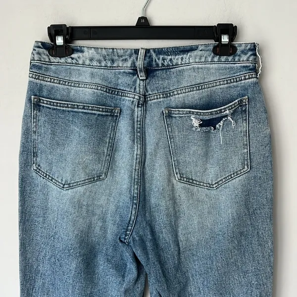 Pacsun Women’s Distressed Light Wash‎ Denim Mom Jeans Size 30 ⬛️ - Image 6