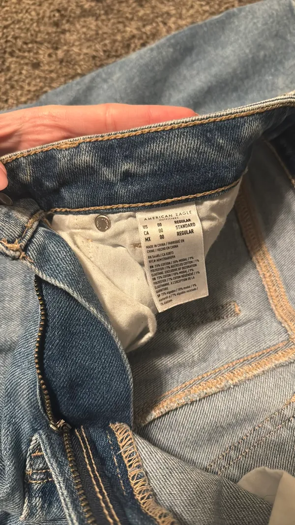 American Eagle Jeans - Image 4
