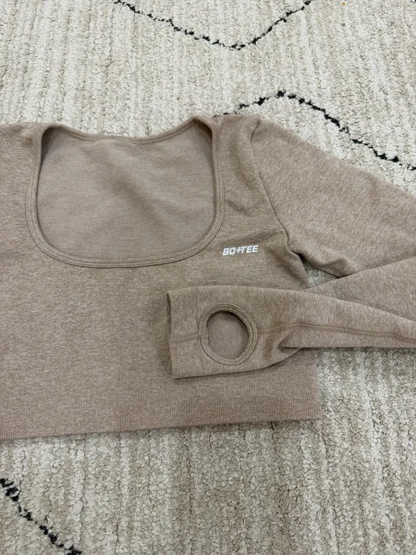 Bo+Tee Steve Long Sleeve Crop Top - Image 2