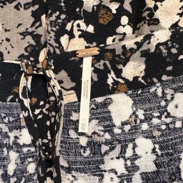 Free People All The‎ Right Ruffles Black Raven Floral Shorts Romper XS XSmall - Image 7