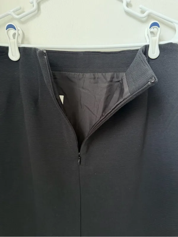 Ann Taylor Black Mini Skirt with Gold Buttons Size 6 New with tags! - Image 6