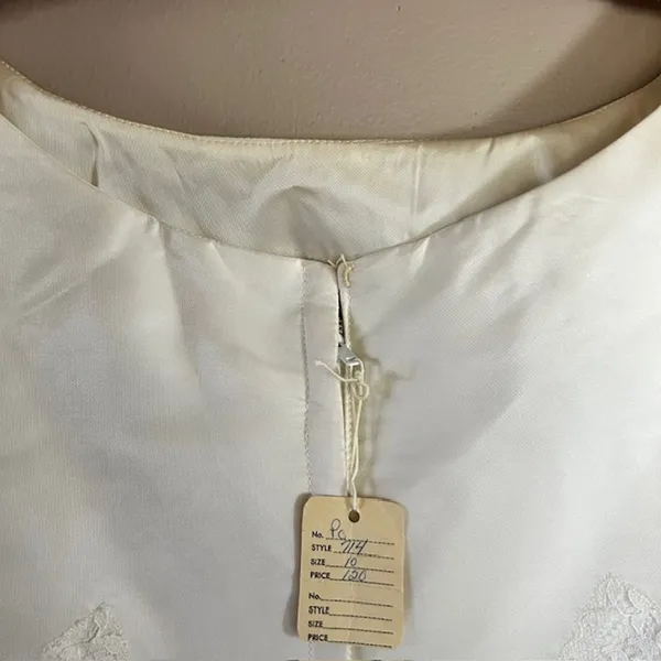Vintage 1960s Bridal Portrait Wedding Dress Union Made, Vintage Size 10 (4-6) - Image 15