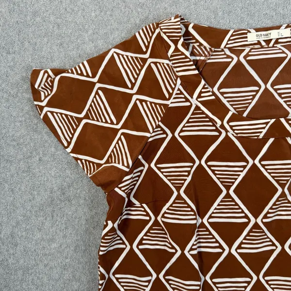 Old Navy Women's Large Brown White Geometric Pattern Short Sleeve Blouse Top - Image 2