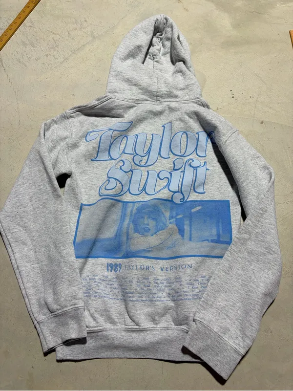 Taylor swift Gray '1989 Taylor's Version' Pullover Hoodie XS - Image 8