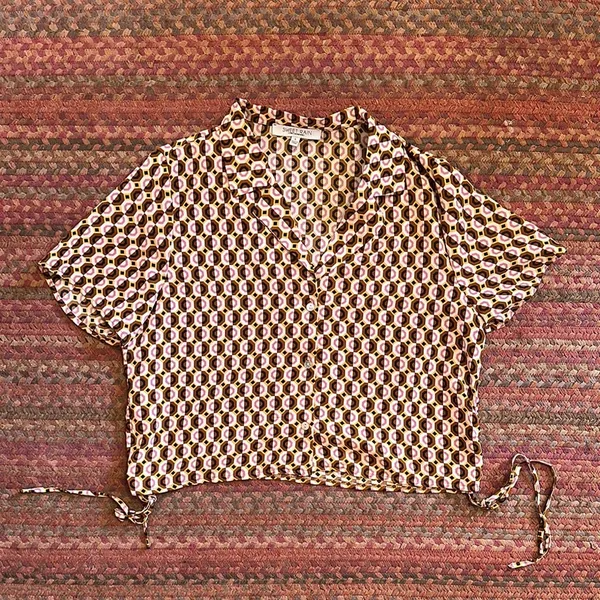 Sweet Rain Young Contemporary Retro Brown Print Button Up Crop Side Tie Polo - Image 2
