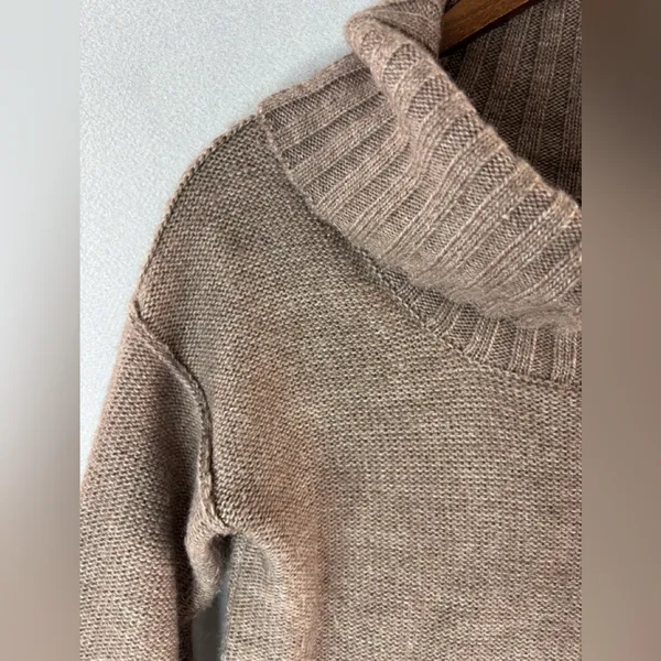 J. Crew XS Taupe Oversized Lagenlook Turtle Neck Sweater - Image 5