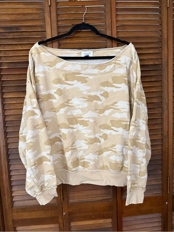American Eagle Camo Off-Shoulder sweater - Image 2