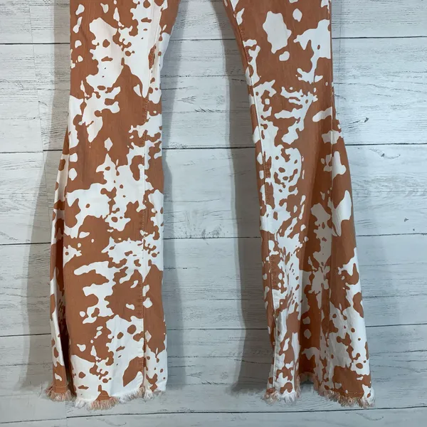 Sunland17 high rise cowhide flare with frayed hem jeans size Small - Image 4