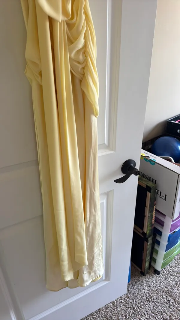 Selfie Leslie wedding guest dress - Image 5