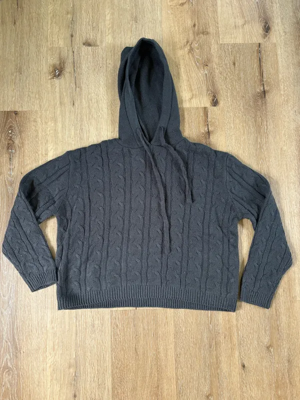FashioNova Grey Cable Knit Matching Sweater Set - Image 2