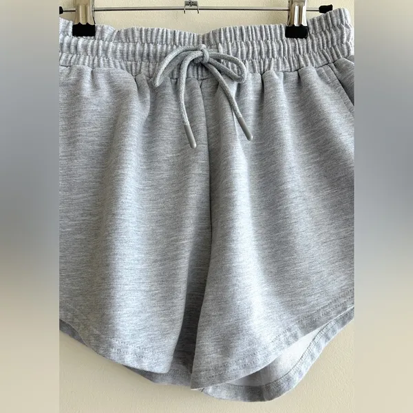 Amazon Grey High Waisted Sweat Shorts, Activewear Shorts, Size Medium - Image 4