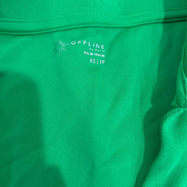 OFFLINE by Aerie long sleeve cropped top 💚 Size XS — NWT (retail $49.95) - Image 3
